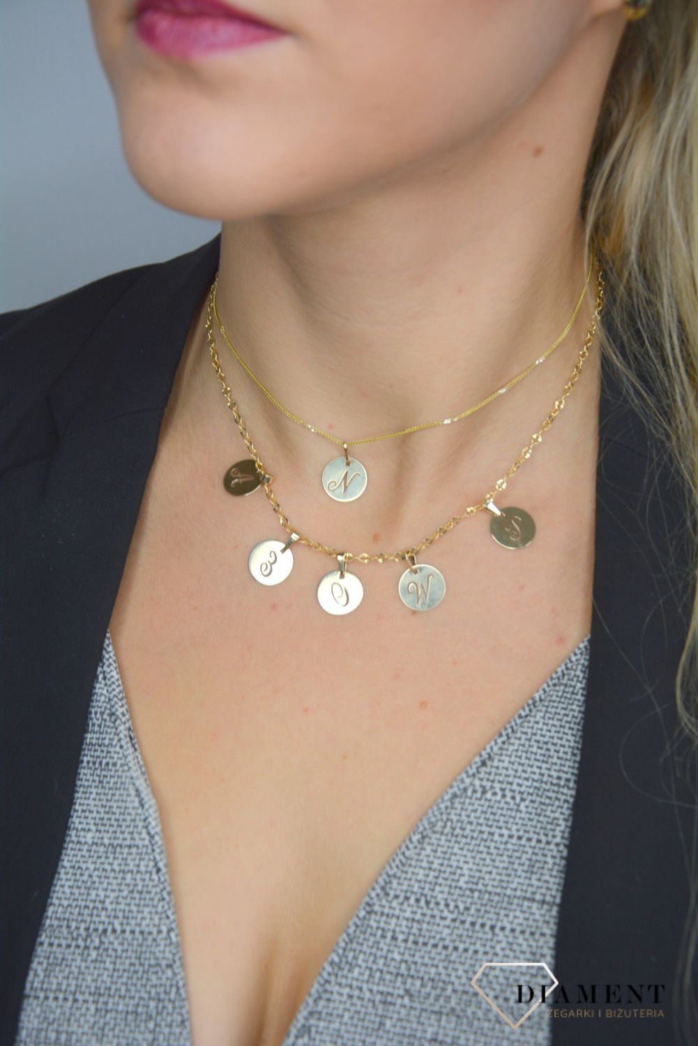 Zawieszka okrągła z wyciętą literką A.jpg